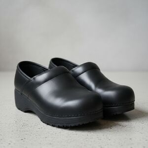 Skechers Workwear Slip-Resistant Clogs | Black | Size 8.5